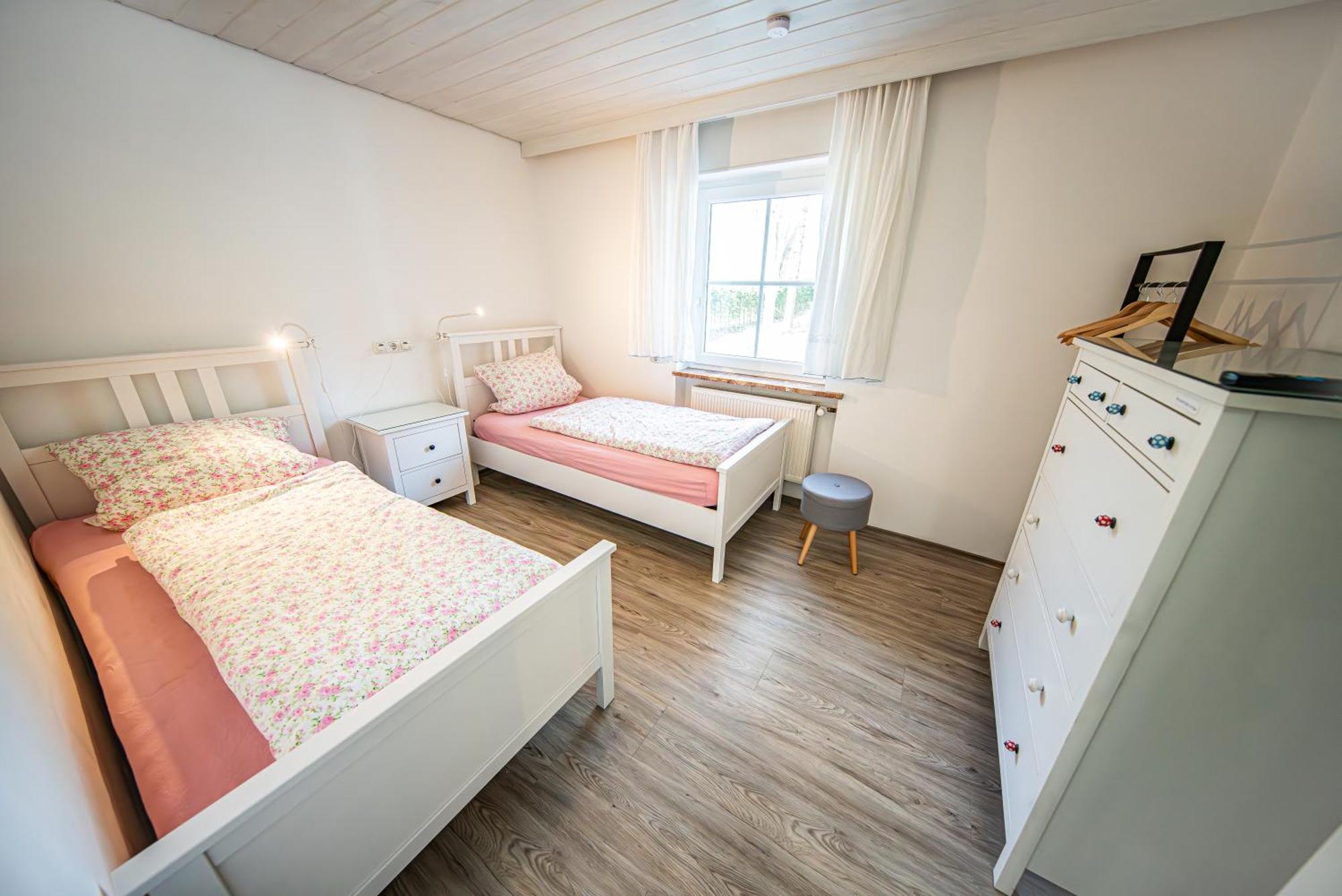 Schoene Ferienwohnung Vor Den Toren Pullman Citys Aicha vorm Wald Esterno foto